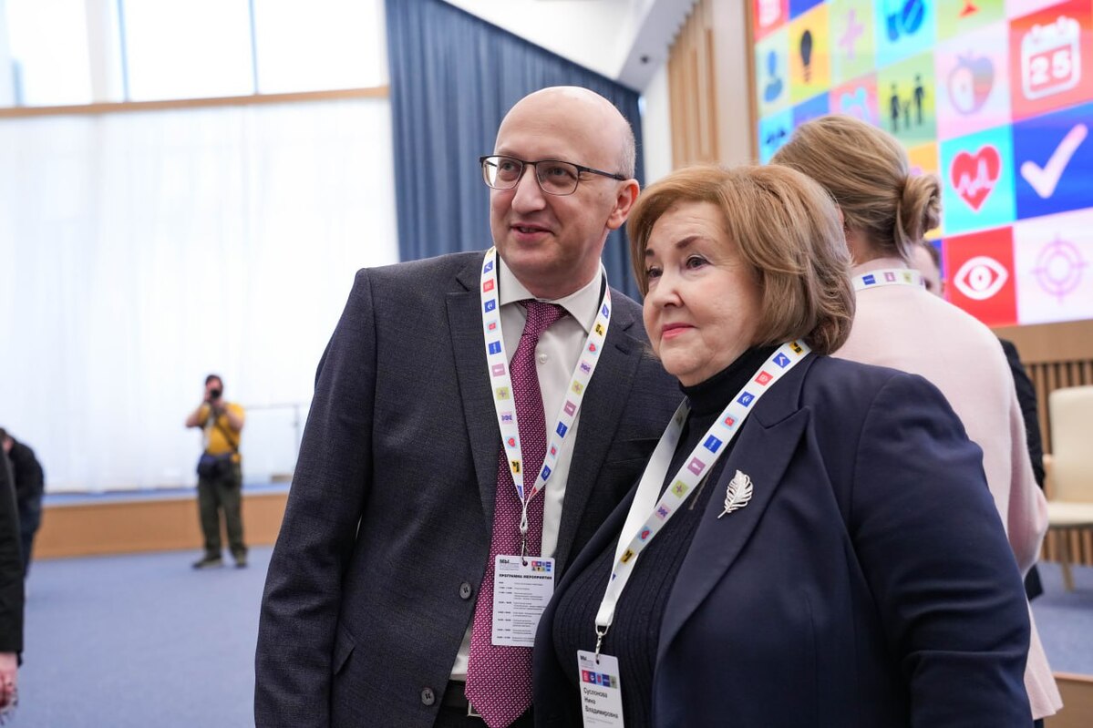 «Мы вместе. Мы рядом», - так резюмировала свое выступление на Форуме лидер Подмосковного Профсоюза работников здравоохранения Нина Суслонова