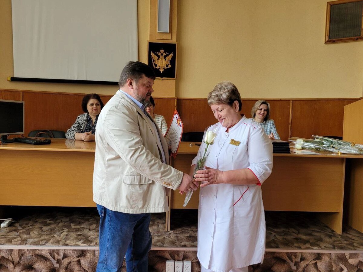 В Международный день медицинской сестры поздравили коллег с профессиональным праздником.