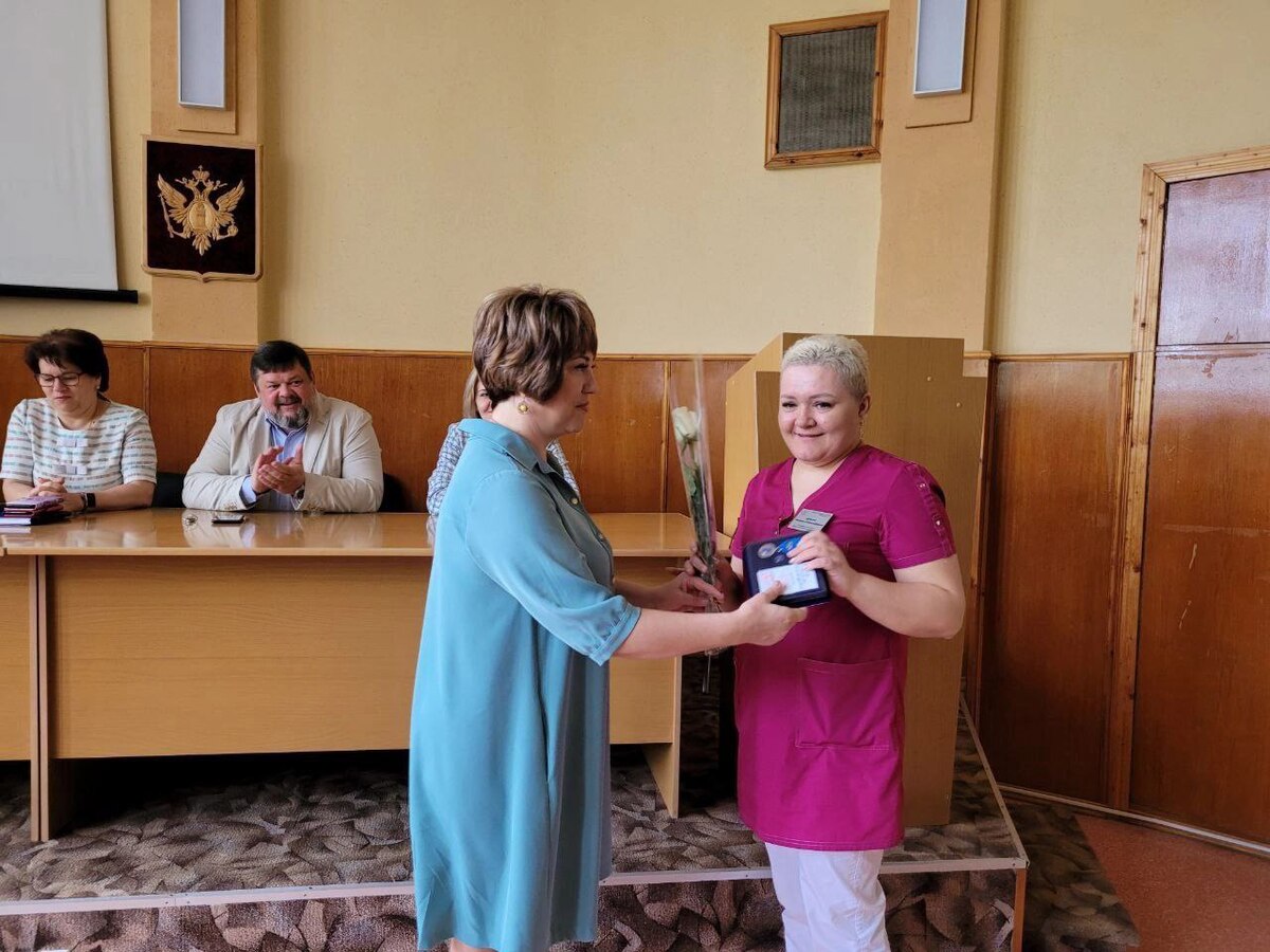 В Международный день медицинской сестры поздравили коллег с профессиональным праздником.