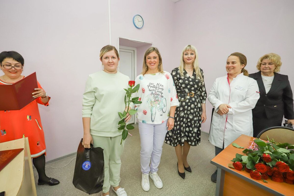 Медицинских сестер поздравили с профессиональным праздником
