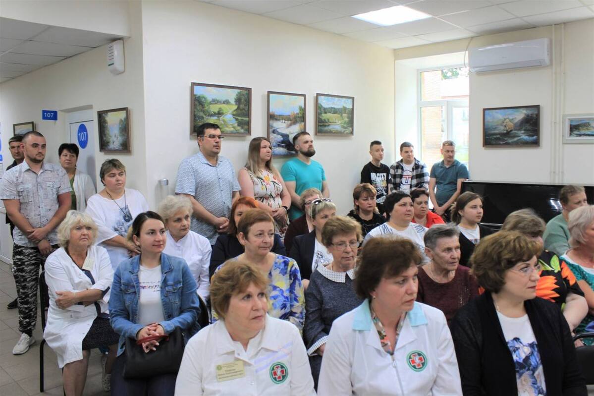 Медработников Талдомской больницы поздравили с профессиональным праздником в преддверии Дня медицинского работника.
