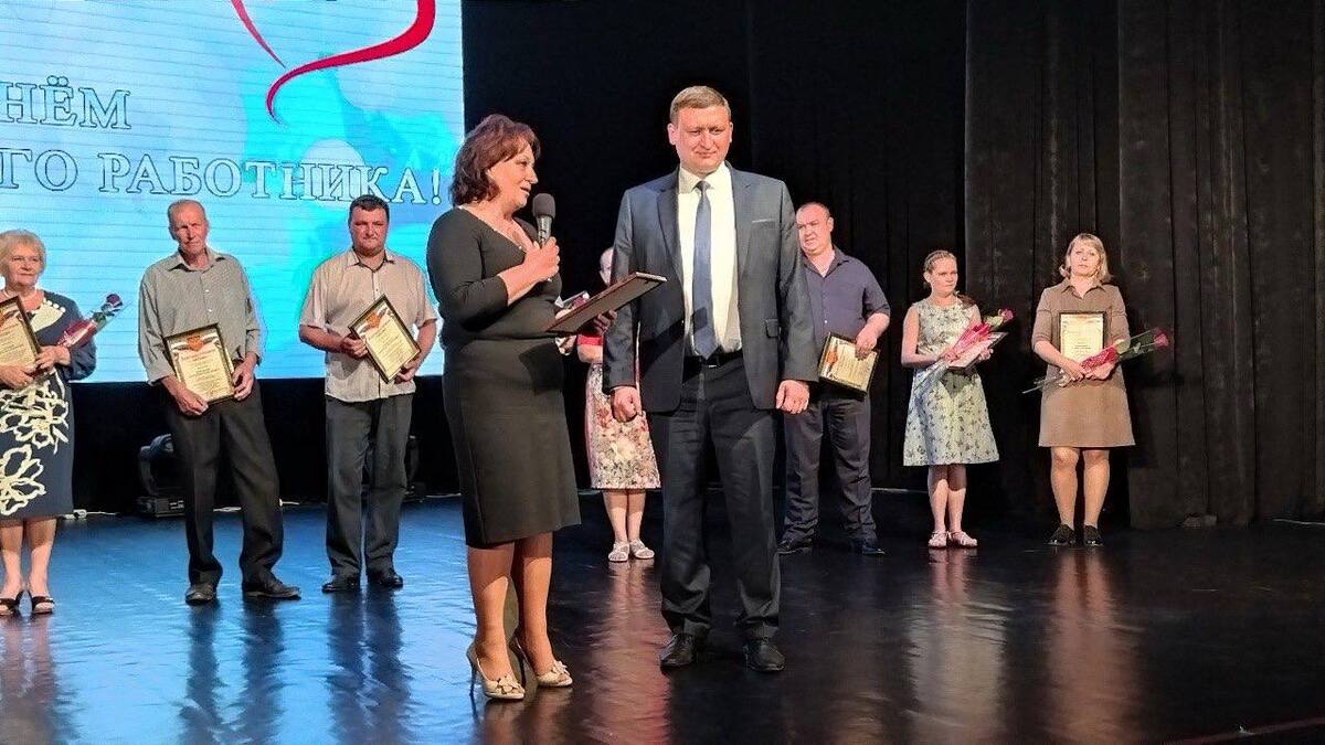В канун профессионального праздника в РДК «Старт» прошло торжественное мероприятие, посвящённое Дню медицинского работника.