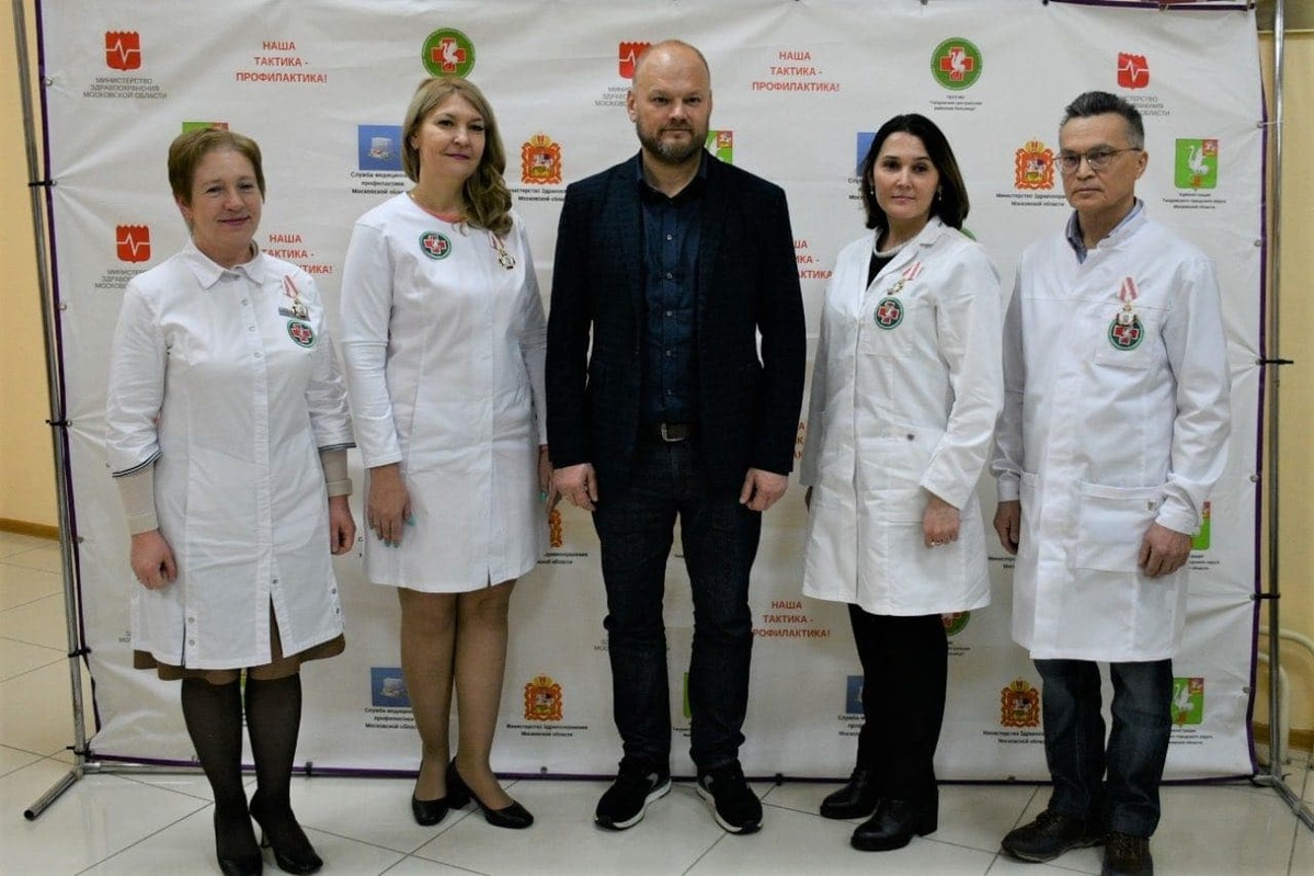 Главные герои нашего времени - медицинские работники
