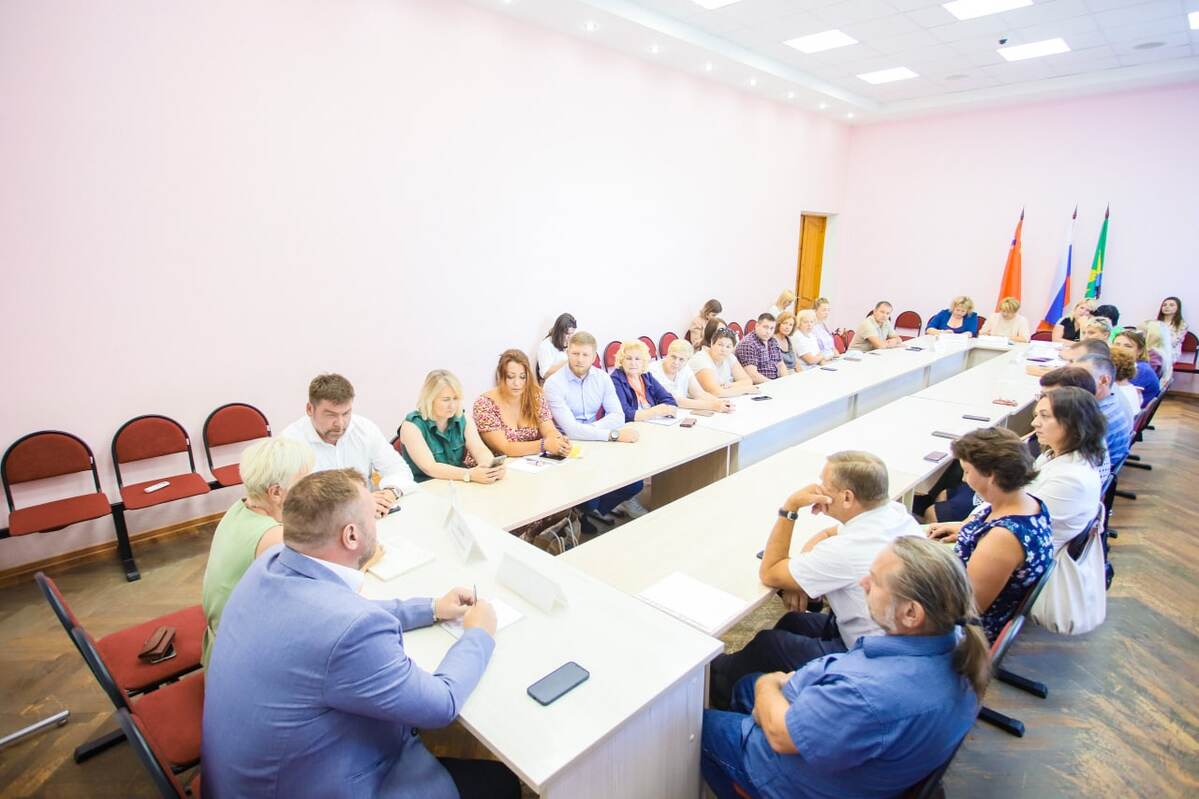 Глава городского округа Шатура Алексей Артюхин встретился с членами общественной палаты