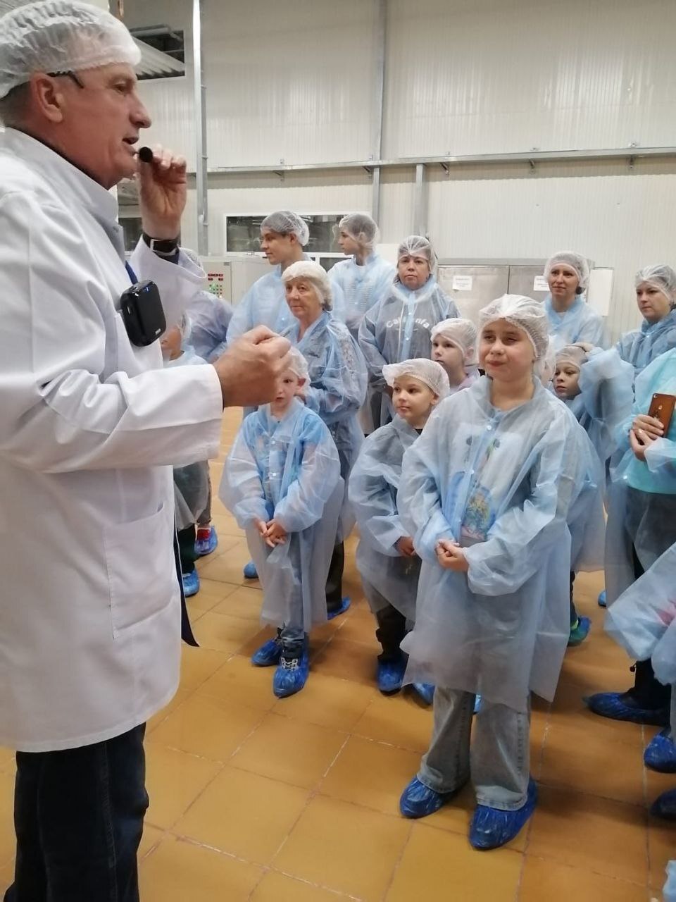 Дети сотрудников «Шатурская областная больница» побывали на экскурсии на шоколадной фабрике " Победа"