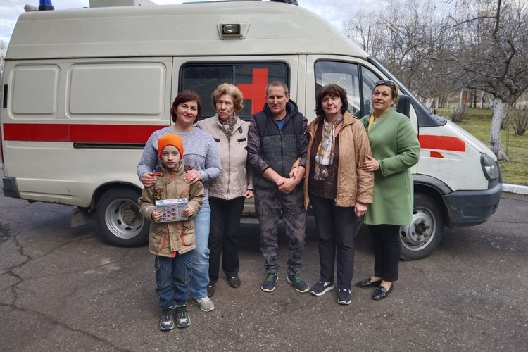 Работники Можайской ЦРБ откликнулись на призыв об оказании гуманитарной помощи детям и женщинам Донбасса, которые прибыли в Подмосковье.