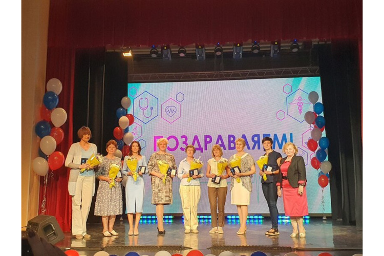 Клинский горком профсоюза работников здравоохранения РФ, наградил членов профсоюза медалями
